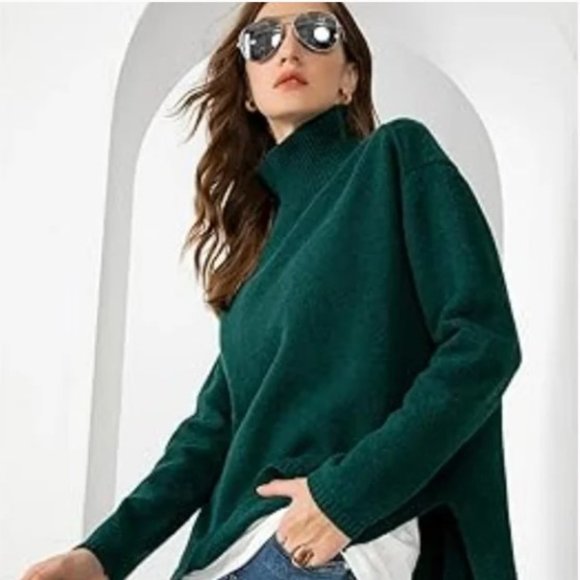 CeCe Sweaters - CeCe Green Turtleneck Sweater - NWOT